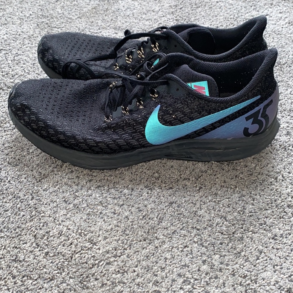 NIKE Mens Running Shoe size 11 - Picture 1 of 5